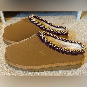 UGG Slip on Mules, Women’s Size 5 New